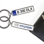 Breloc personalizat cu număr auto și siglă auto sau mesaj