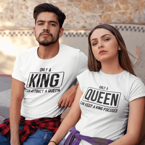 set-doua-tricouri-albe-cuplu-personalizate-cuplu-albe-only-a-king-queen-V2