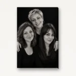 Tablou canvas cu un portret de studio a trei surori Tablou canvas cu un portret de studio a trei surori